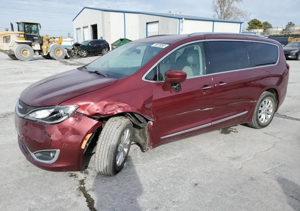 Chrysler Pacifica cena 46900 przebieg: 70140, rok produkcji 2018 z Siewierz małe 56